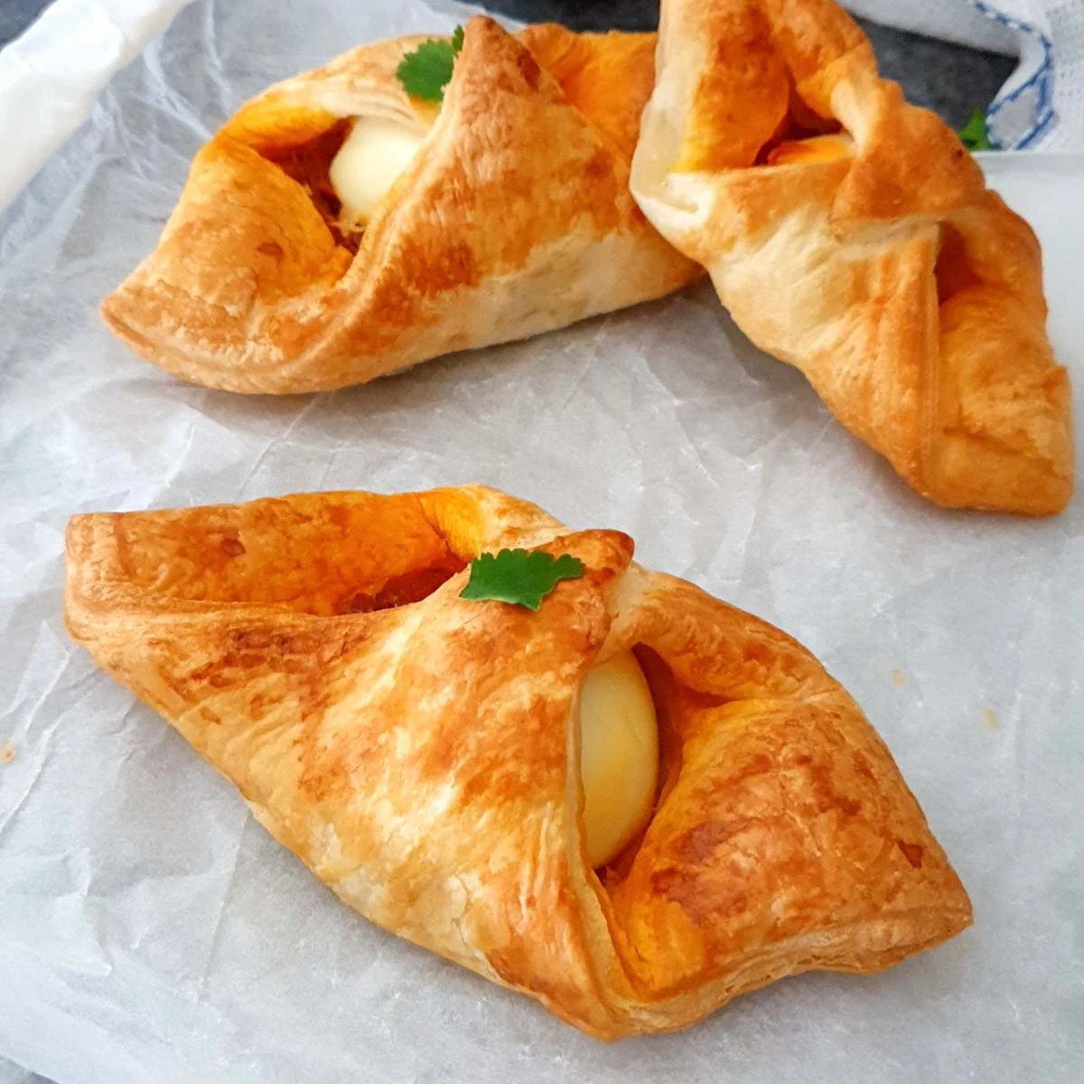 EGG PUFFS 2Pcs