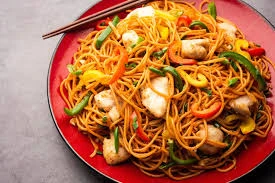 Schezwan noodles chicken